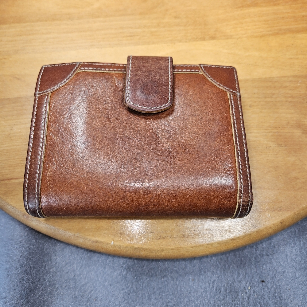 Chunky vintage Tusk brown leather wallet. Cool hardware. Quality craftsmanship.